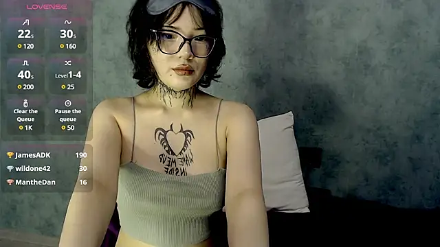 LizzieLight online show from 12-02-24, 04:42