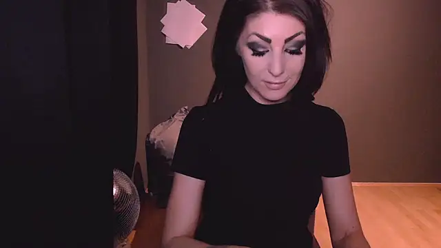 Saintrebella online show from 02-18-25, 12:37