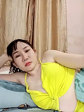 Snapshot of Ana_love2000 chatting on 02-17-25, 01:42 Ana love2000 online show from 02-17-25, 01:42