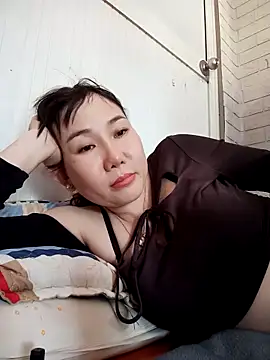 Snapshot of Ana_love2000 chatting on 03-01-25, 05:42 Ana love2000 online show from 03-01-25, 05:42