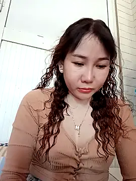 Snapshot of Ana_love2000 chatting on 03-02-25, 02:19 Ana love2000 online show from 03-02-25, 02:19