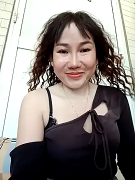 Snapshot of Ana_love2000 chatting on 03-13-25, 09:32 Ana love2000 online show from 03-13-25, 09:32