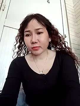 Snapshot of Ana_love2000 chatting on 03-15-25, 02:24 Ana love2000 online show from 03-15-25, 02:24