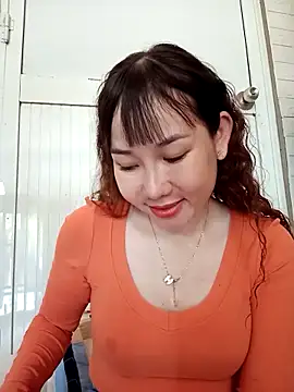 Snapshot of Ana_love2000 chatting on 03-21-25, 01:34 Ana love2000 online show from 03-21-25, 01:34