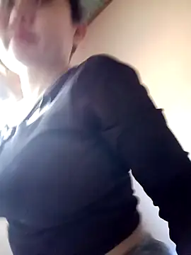 Snapshot of Ana_love2000 chatting on 09-15-25, 04:34 Ana love2000 online show from 09-15-25, 04:34