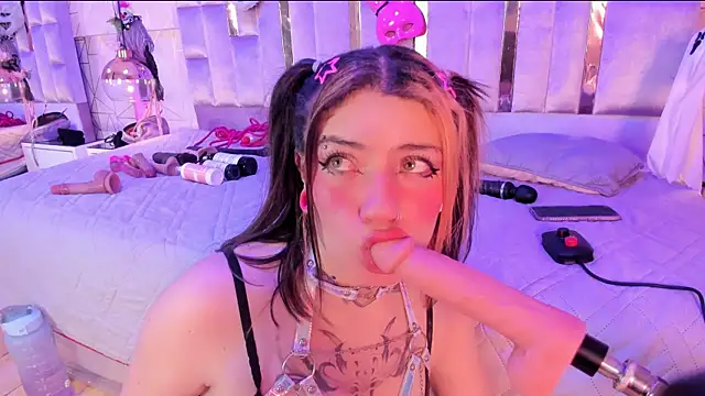 Broklinwhite  online show from 01-28-25, 01:38