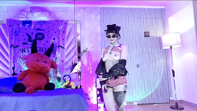 zephirahabney online show from 10-31-25, 02:51