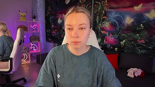 Snapshot of TiffanyBatson chatting on 12-04-24, 04:54 TiffanyBatson online show from 12-04-24, 04:54