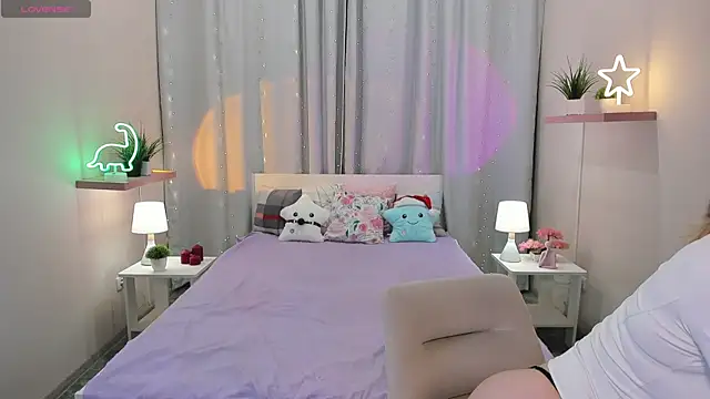 Snapshot of TiffanyBatson chatting on 12-05-24, 05:37 TiffanyBatson online show from 12-05-24, 05:37