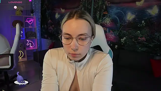 Snapshot of TiffanyBatson chatting on 01-22-25, 10:40 TiffanyBatson online show from 01-22-25, 10:40