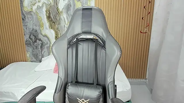 Lili 16 online show from 11-15-25, 11:07