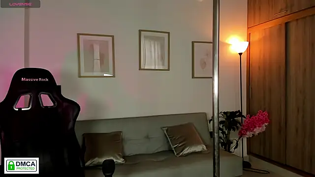 Snapshot of Lilabril chatting on 06-25-26, 03:05 Lilabril online show from 06-25-26, 03:05