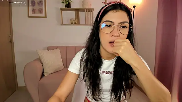 Snapshot of Lilabril chatting on 06-26-26, 02:54 Lilabril online show from 06-26-26, 02:54