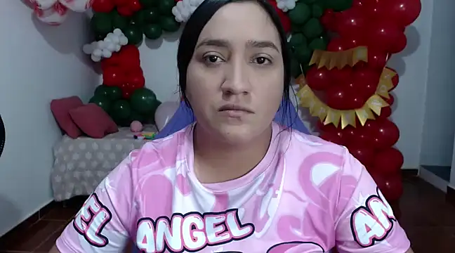 Saracutee1 online show from 12-15-24, 03:53