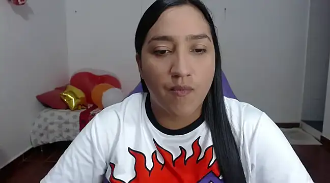 Saracutee1 online show from 12-30-24, 04:08