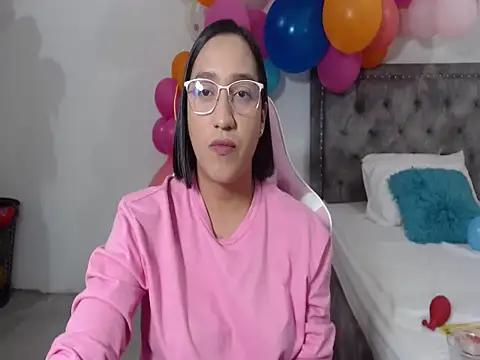 Saracutee1 online show from 09-11-25, 09:04