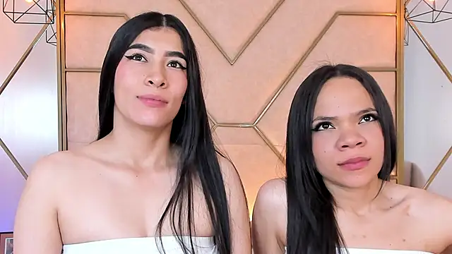 Snapshot of siara_and_zoe chatting on 01-15-25, 01:12 siara and zoe online show from 01-15-25, 01:12