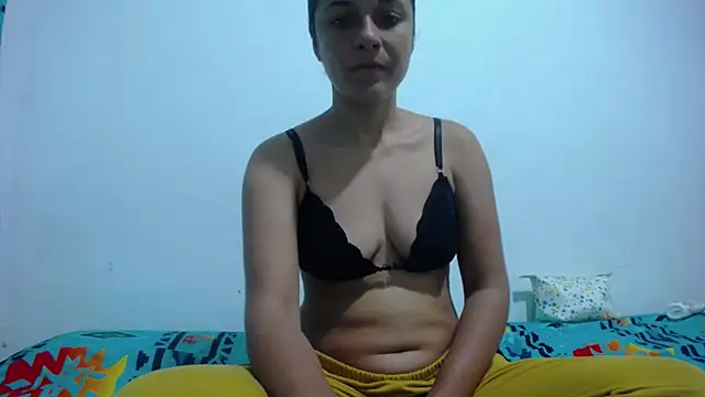 Snapshot of GiveLove1 chatting on 01-05-25, 12:53 GiveLove1 online show from 01-05-25, 12:53