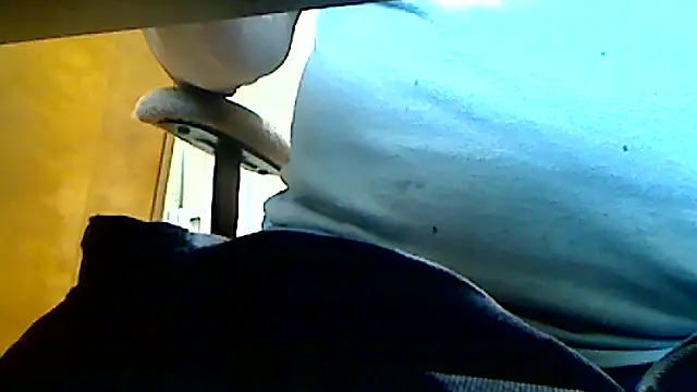 Snapshot of markluvskitty chatting on 10-15-25, 12:49 markluvskitty online show from 10-15-25, 12:49