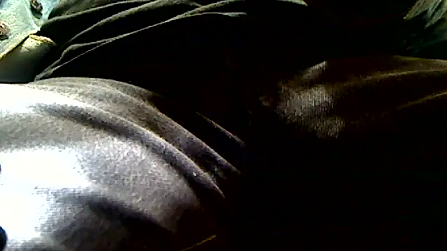 Snapshot of markluvskitty chatting on 10-17-25, 01:46 markluvskitty online show from 10-17-25, 01:46