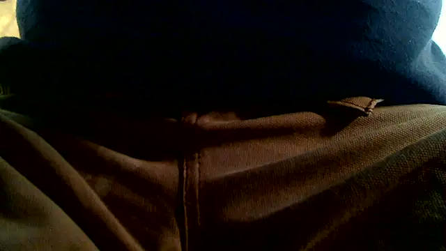 Snapshot of markluvskitty chatting on 10-23-25, 01:10 markluvskitty online show from 10-23-25, 01:10