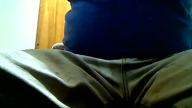 Snapshot of markluvskitty chatting on 10-24-25, 12:12 markluvskitty online show from 10-24-25, 12:12