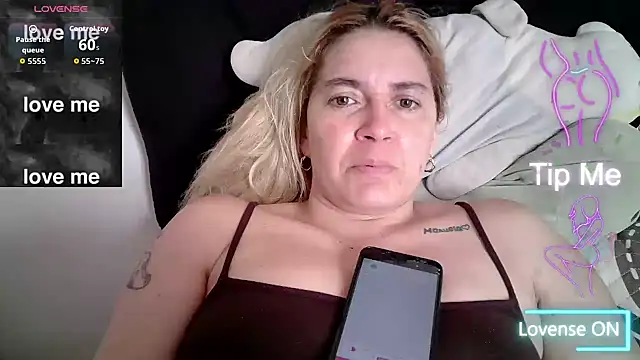 Izury Blondee online show from 11-21-25, 06:17