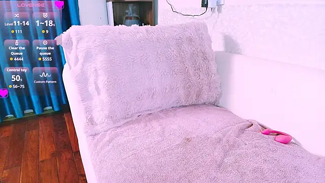 Snapshot of Lee_Mi chatting on 12-19-25, 01:40 Lee Mi online show from 12-19-25, 01:40