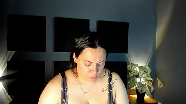 Biiancacox online show from 09-19-25, 03:08