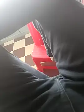 HeftyTheory7 online show from 10-28-25, 08:29