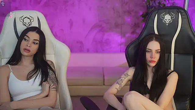 Tina Breeze online show from 02-19-25, 02:34