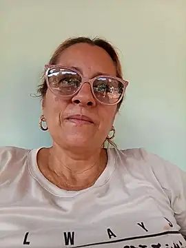 Snapshot of deisy_summers47x chatting on 02-17-25, 12:54 deisy summers47x online show from 02-17-25, 12:54