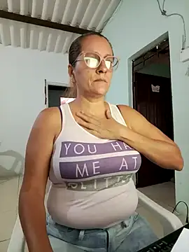 Snapshot of deisy_summers47x chatting on 02-18-25, 12:17 deisy summers47x online show from 02-18-25, 12:17