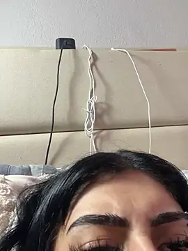 Snapshot of ThickerThanYoBitch chatting on 09-20-25, 01:34 ThickerThanYoBitch online show from 09-20-25, 01:34