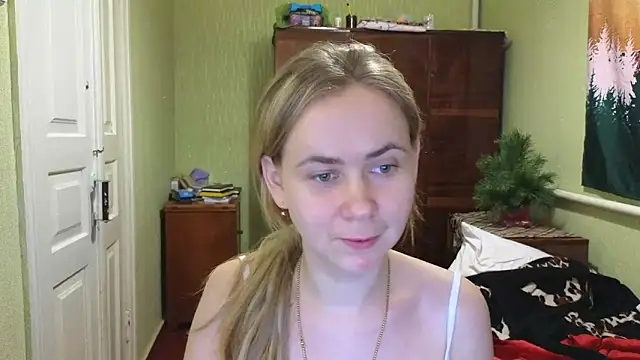 Snapshot of Riley_Roo chatting on 12-18-24, 08:36 Riley Roo online show from 12-18-24, 08:36