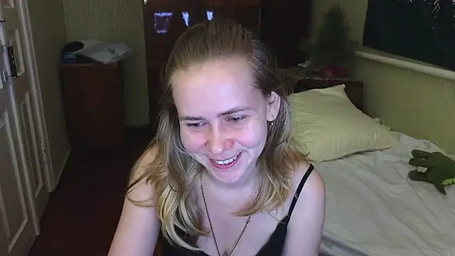 Snapshot of Riley_Roo chatting on 01-02-25, 06:01 Riley Roo online show from 01-02-25, 06:01