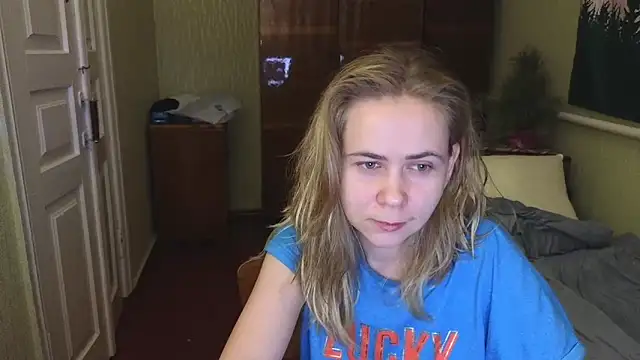 Snapshot of Riley_Roo chatting on 01-05-25, 05:51 Riley Roo online show from 01-05-25, 05:51