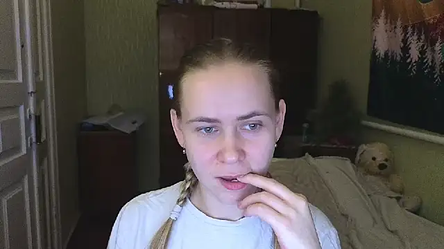 Snapshot of Riley_Roo chatting on 01-09-25, 05:43 Riley Roo online show from 01-09-25, 05:43