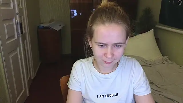 Snapshot of Riley_Roo chatting on 01-10-25, 08:59 Riley Roo online show from 01-10-25, 08:59