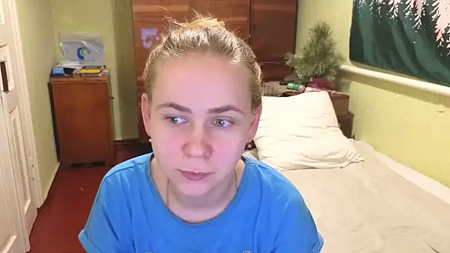 Snapshot of Riley_Roo chatting on 01-11-25, 07:05 Riley Roo online show from 01-11-25, 07:05