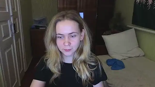 Snapshot of Riley_Roo chatting on 01-28-25, 06:07 Riley Roo online show from 01-28-25, 06:07