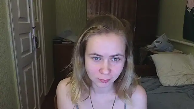 Snapshot of Riley_Roo chatting on 02-09-25, 05:22 Riley Roo online show from 02-09-25, 05:22