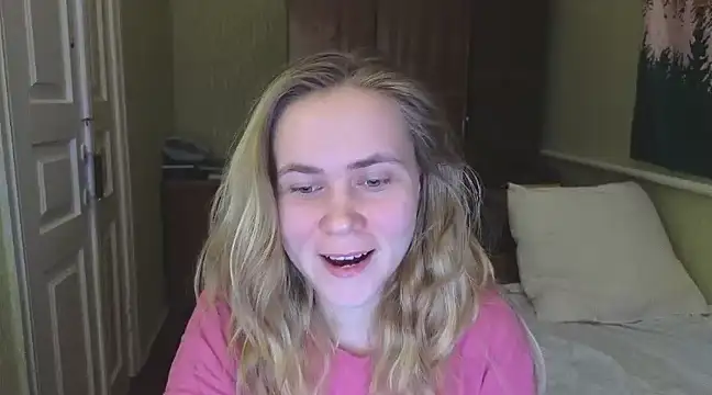 Snapshot of Riley_Roo chatting on 02-12-25, 05:05 Riley Roo online show from 02-12-25, 05:05