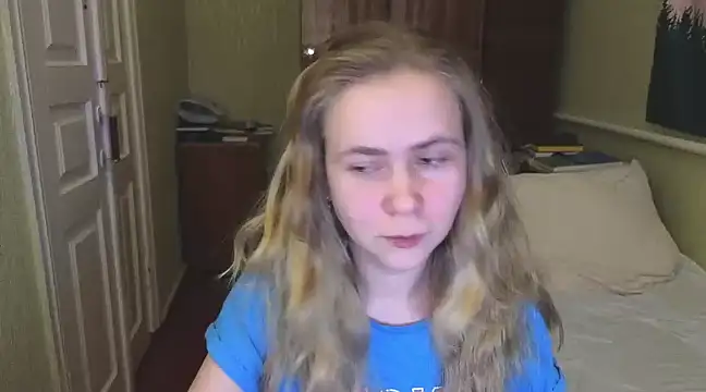 Snapshot of Riley_Roo chatting on 02-15-25, 05:50 Riley Roo online show from 02-15-25, 05:50