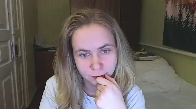 Snapshot of Riley_Roo chatting on 02-19-25, 05:49 Riley Roo online show from 02-19-25, 05:49