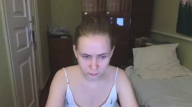 Snapshot of Riley_Roo chatting on 02-25-25, 05:15 Riley Roo online show from 02-25-25, 05:15