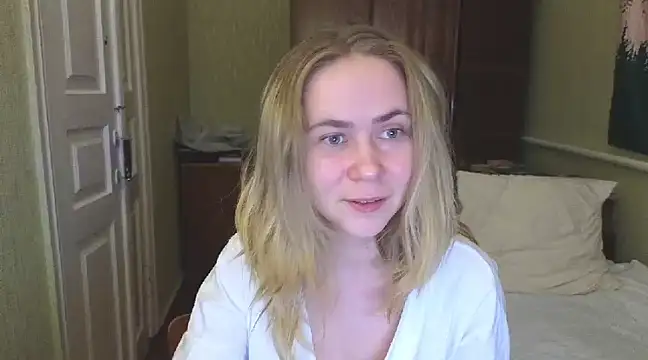 Snapshot of Riley_Roo chatting on 02-26-25, 04:56 Riley Roo online show from 02-26-25, 04:56