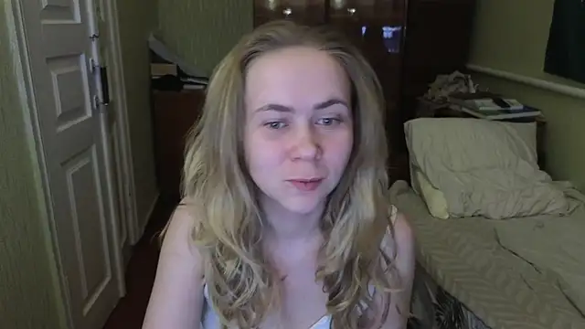 Snapshot of Riley_Roo chatting on 03-22-25, 07:09 Riley Roo online show from 03-22-25, 07:09