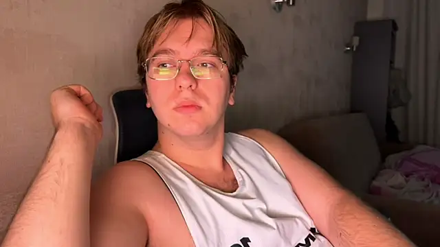 kiopiggy online show from 11-11-25, 05:18