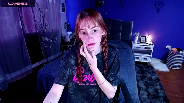 Snapshot of IsaBaileys_ chatting on 11-05-25, 07:47 IsaBaileys online show from 11-05-25, 07:47